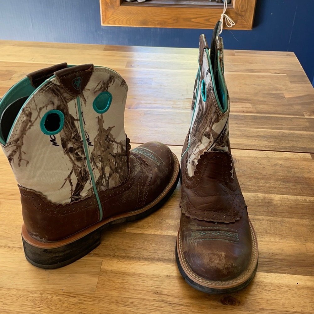 Ariat Women’s Size 7.5 Fatbaby Boots